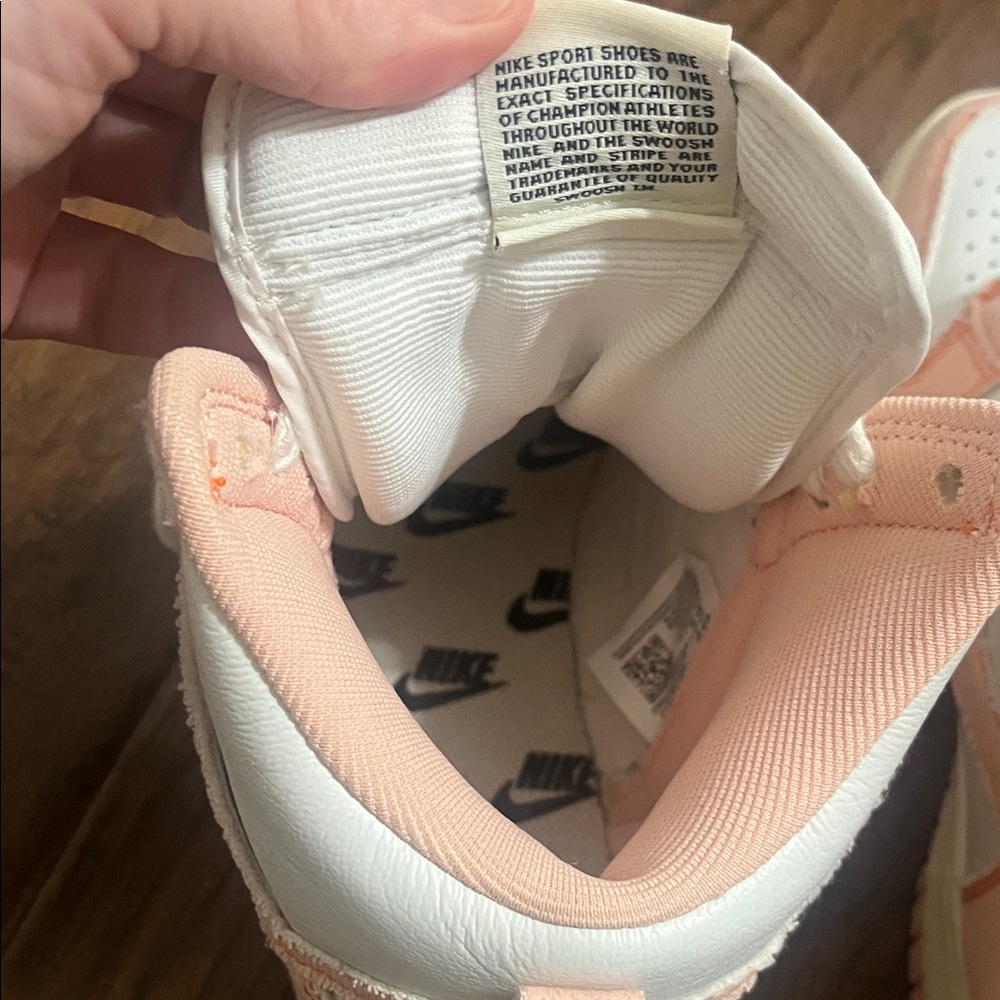 Nike High-Top Sneakers in Peach and White - Picture 4 of 11